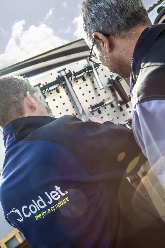 animacja procesu czyszczenia suchym lodem